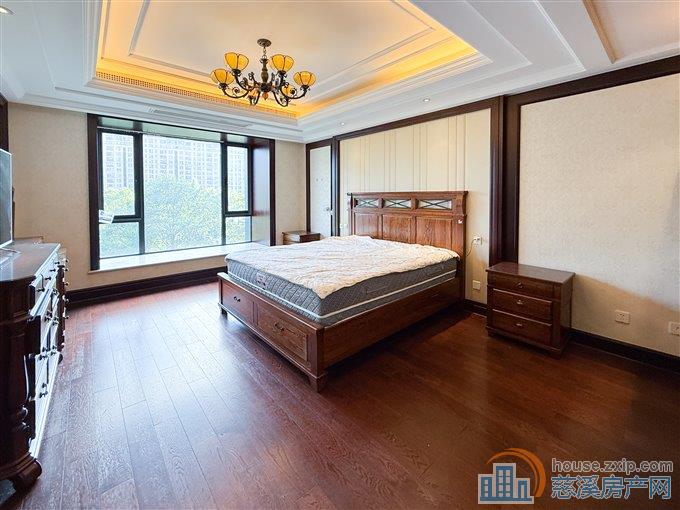 金地鸿悦240平345万满五唯一