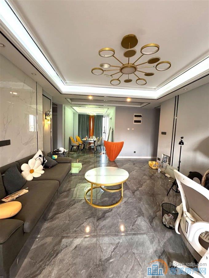 尚源佳苑120平135万精装修三居室