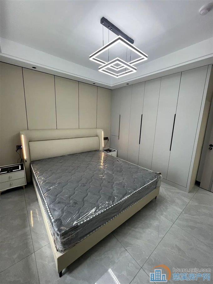 出租江滨之城70平方3500每月