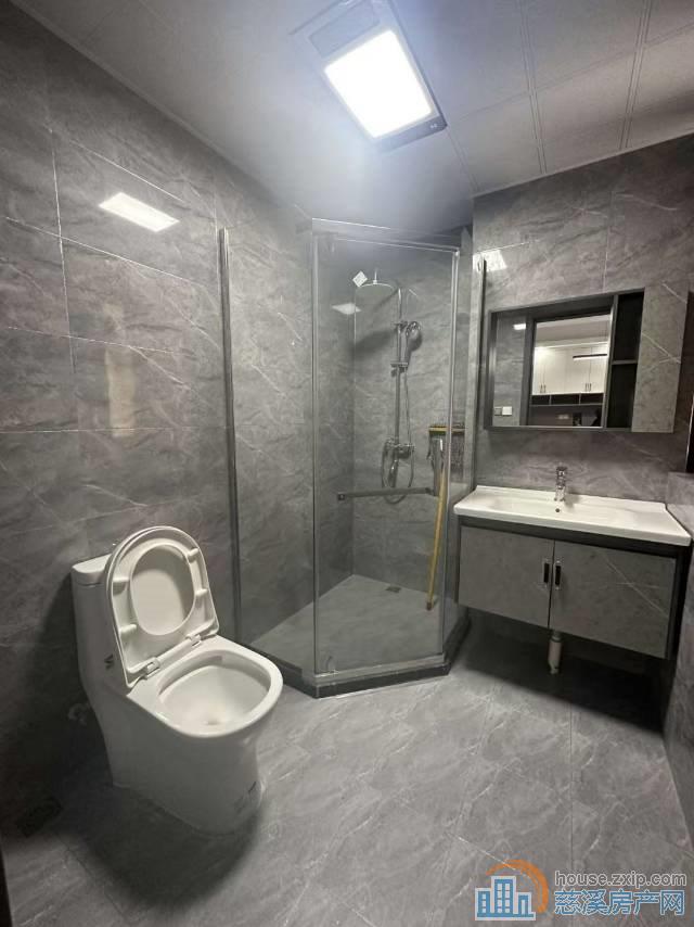 尚德家园面积90平精装车位2年93.8万