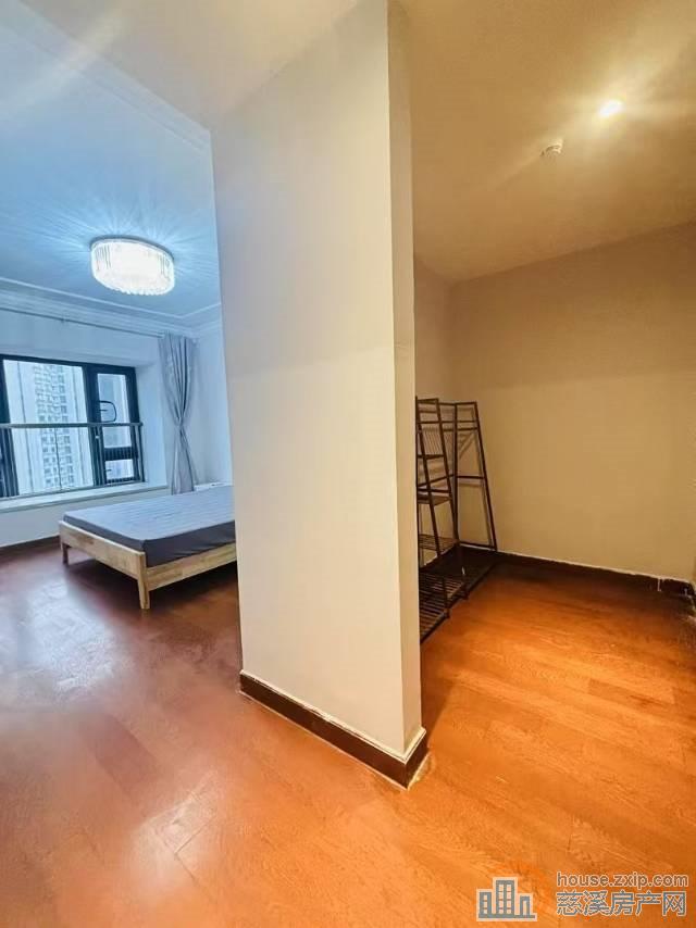 恒大河悦府一期精装房126平85万