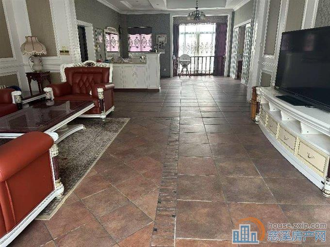 东方明珠上叠豪装带双车位车库储藏间