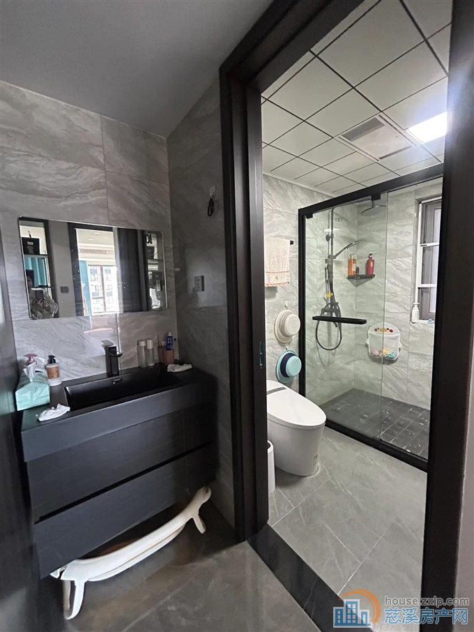 金仕华庭 精装 123平方黄金楼层无在读