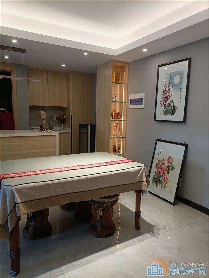 景观花苑150平精装修带车位190万