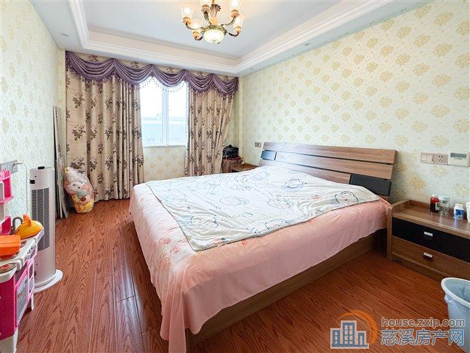 碧海星辰132平149.8万送车位