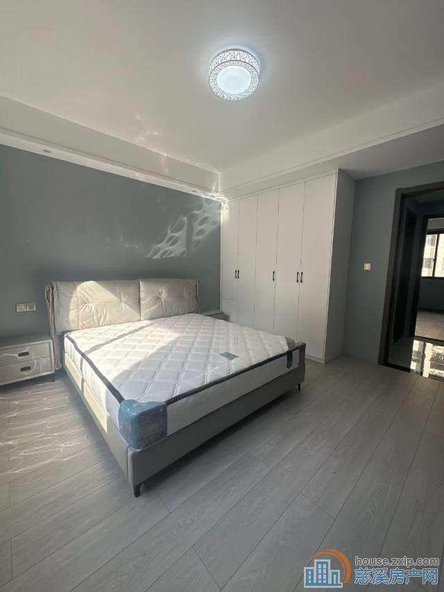 尚德家园面积90平精装车位2年93.8万