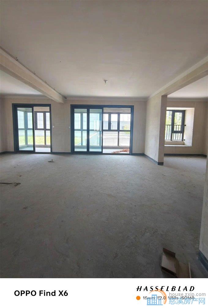 辉逸云庭洋房143平219.8万 带露台