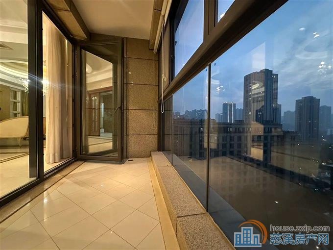 绿城玫瑰园 豪装 双车位 高端住宅