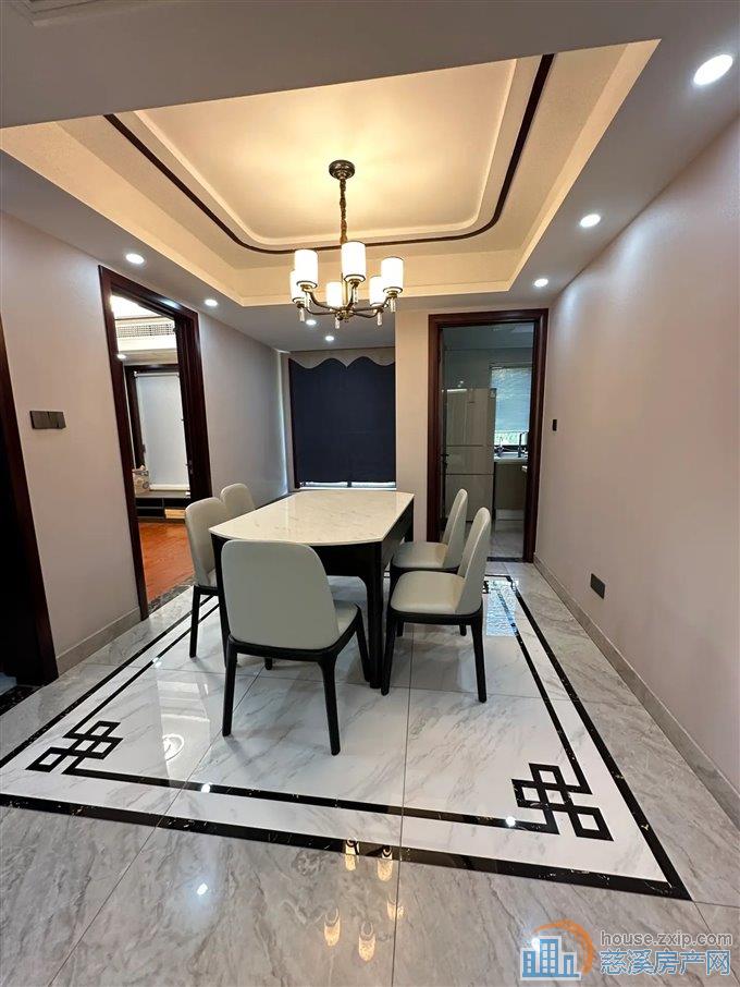 金仕华庭124平精装保养很好210万