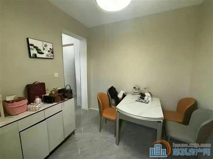 金棉小区3楼49.5平两室精装52万