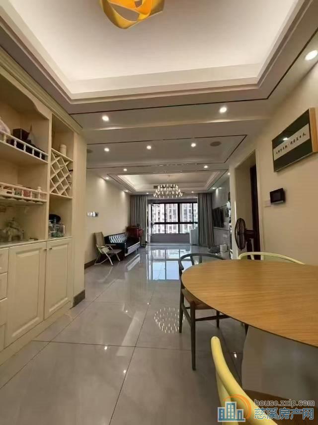 金仕华庭南区122平精装修192.8万