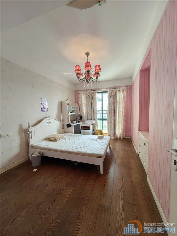 实验公寓166平172万带车位