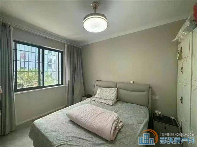 金棉小区3楼49.5平两室精装52万