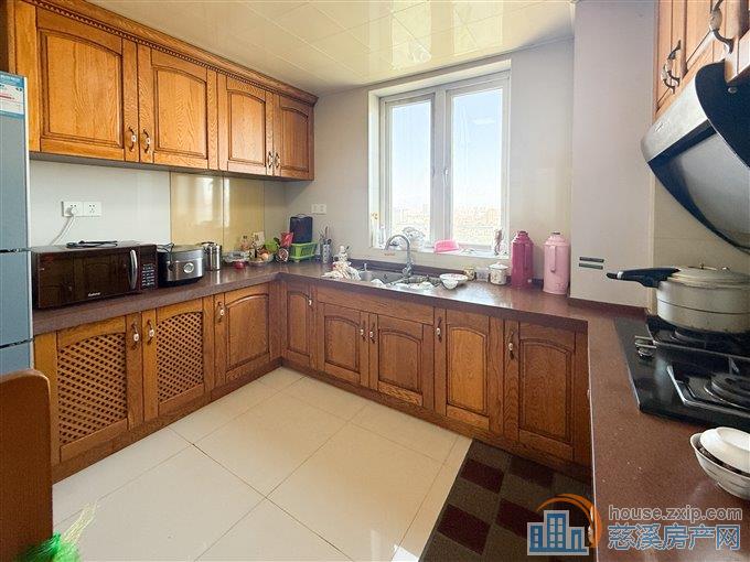 东方明珠城136平136万带车位