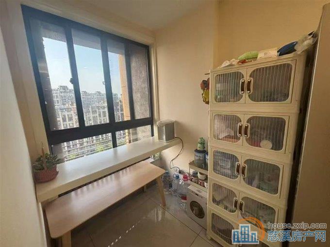 金仕华庭南区122平精装修192.8万