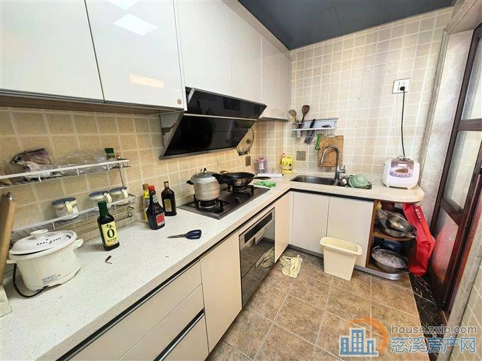 鸣北小区146平145万送车位