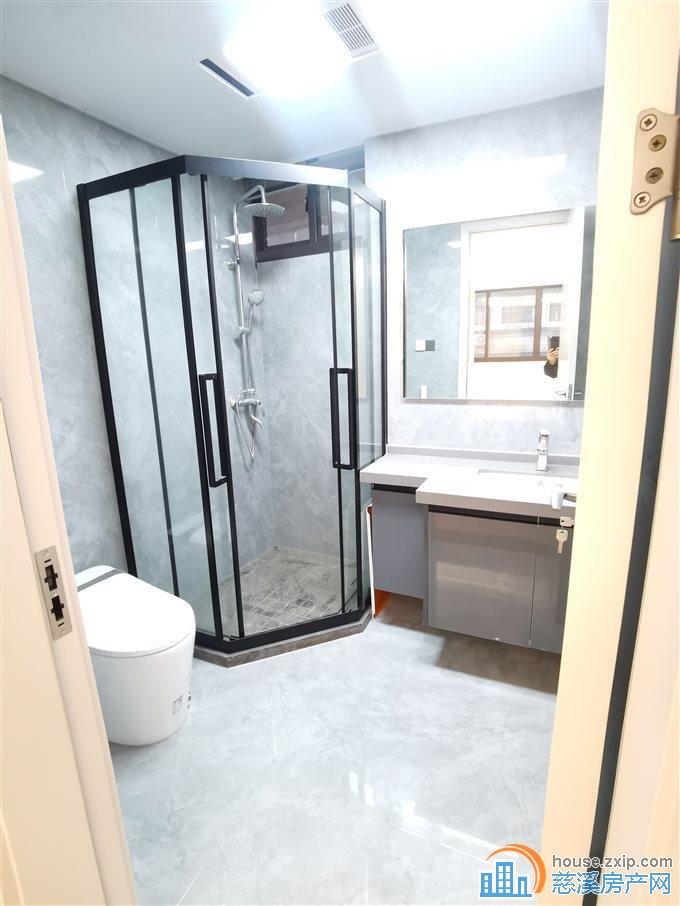 新城中心直地3楼全新精装修直接房源钥匙在