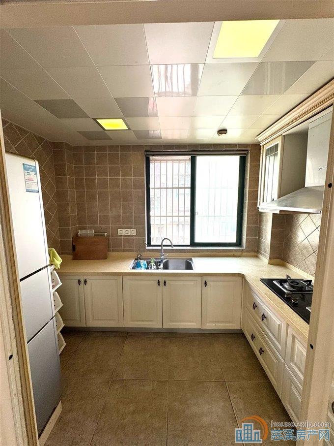 香溢美墅复式 精装 大车库带露台