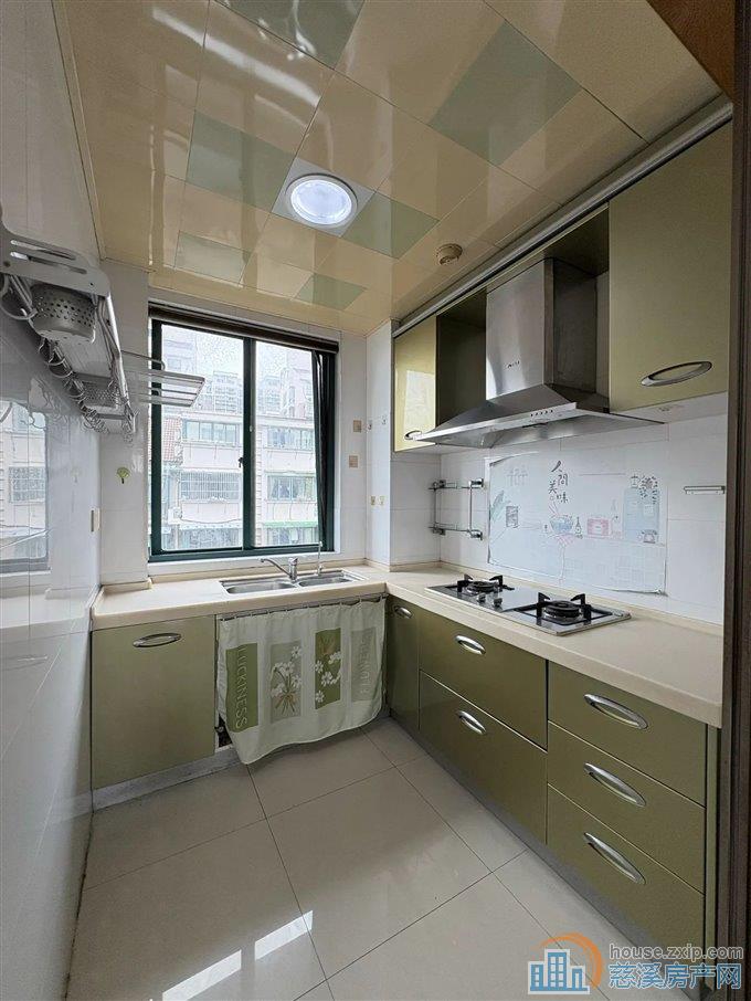 丽都苑108平84万送车位精装修