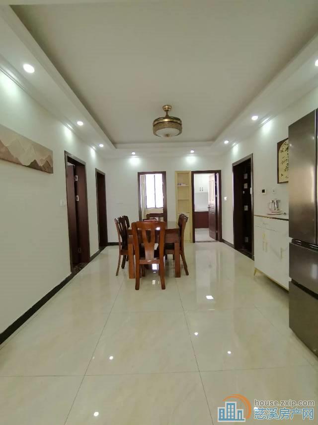 明月佳苑 精装123平方带车位杂物间