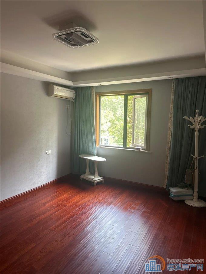 枫华富地花园134平155万送车位精装