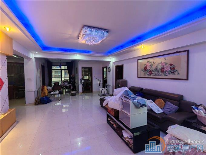 枫华富地150平精装4000元/月