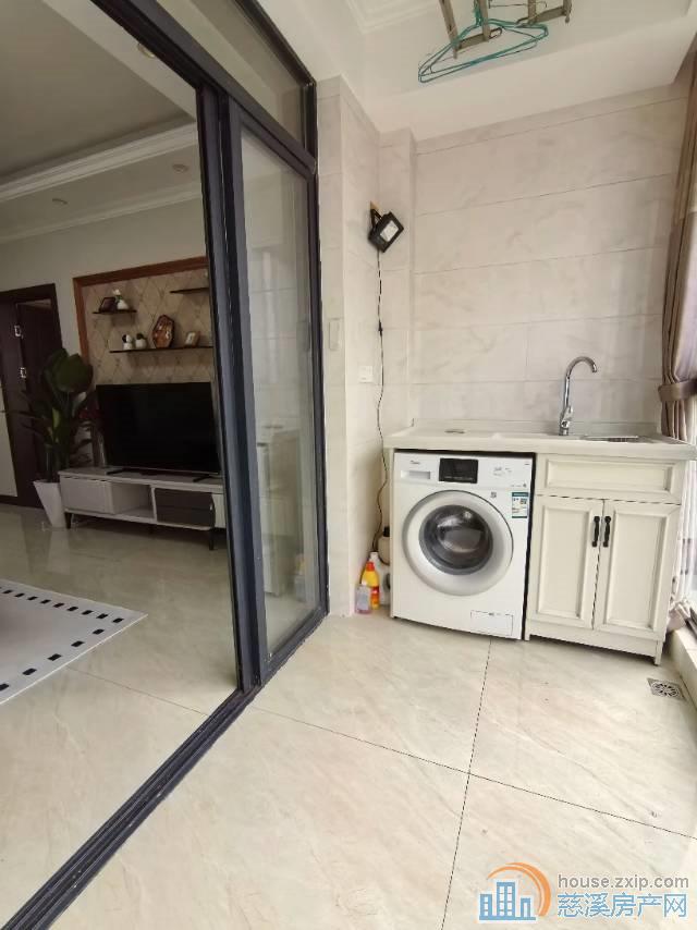 明月佳苑 精装123平方带车位杂物间