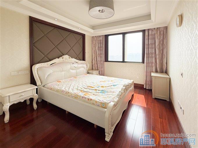 鸣北小区146平155万精装送车位