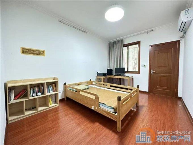 楼家新村一楼65平精装三室架空层69万