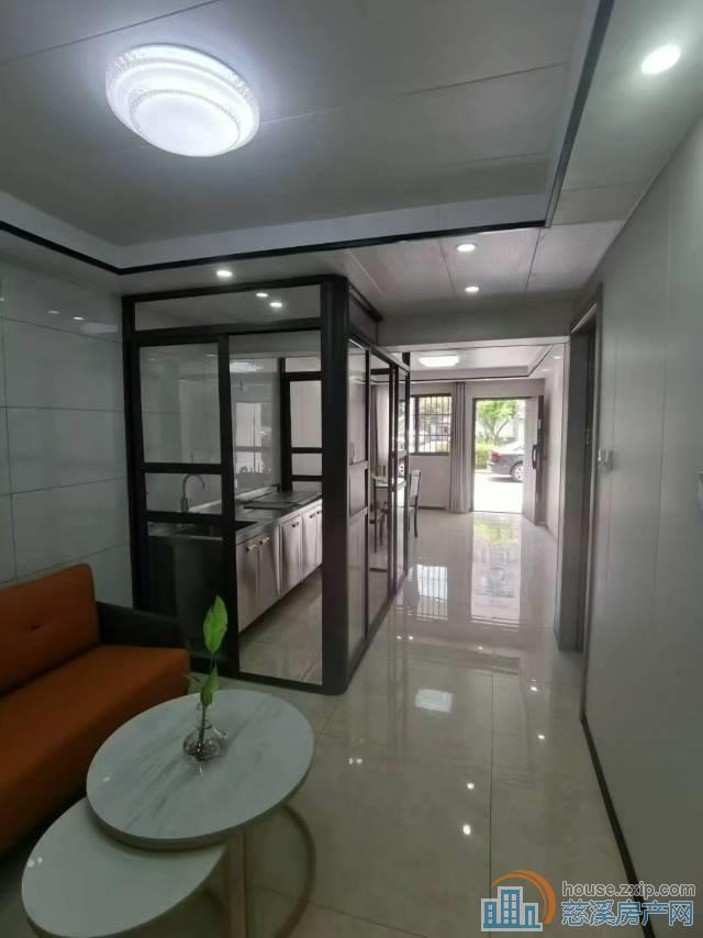 金东南苑直地1楼66.6平精装62.8万