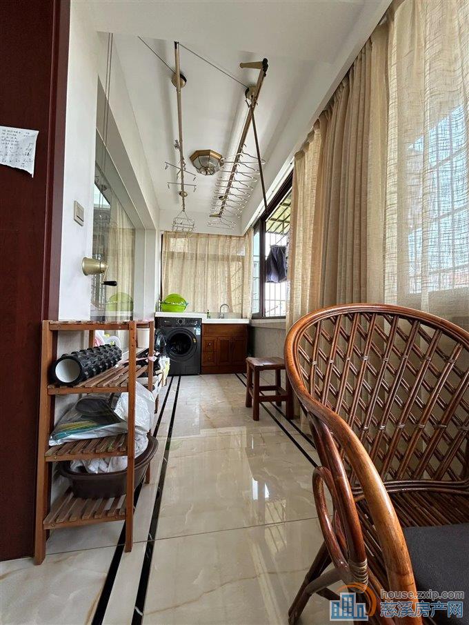 送车库送阁楼孙塘新村151平142万