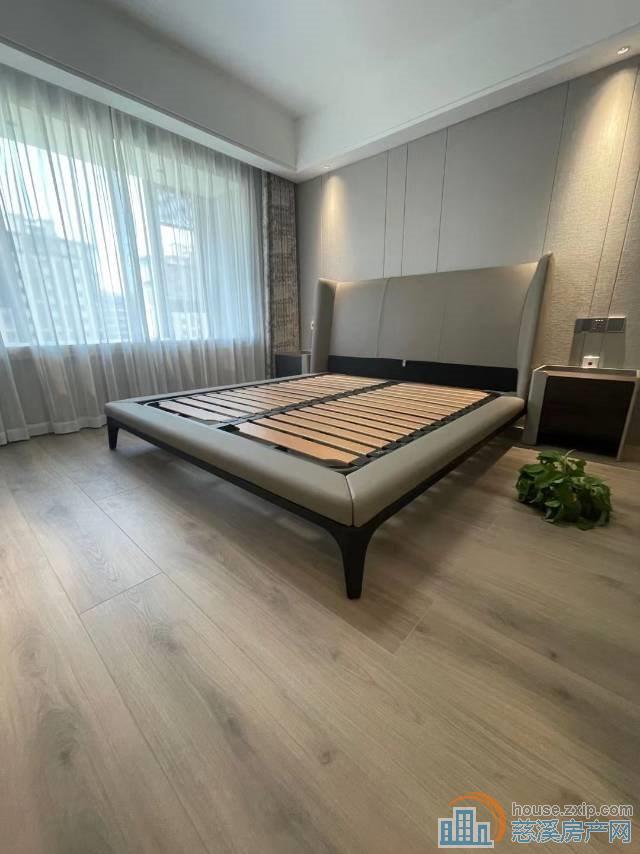 吾悦首府183平豪装车位二个