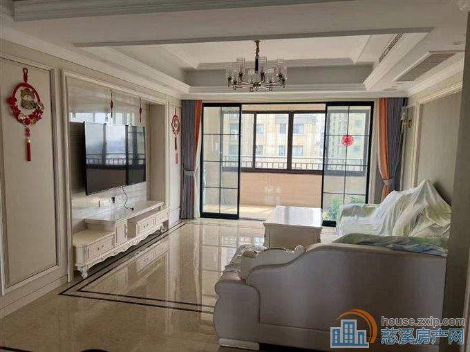 白金湾三室两卫精装楼好层中央空调车位