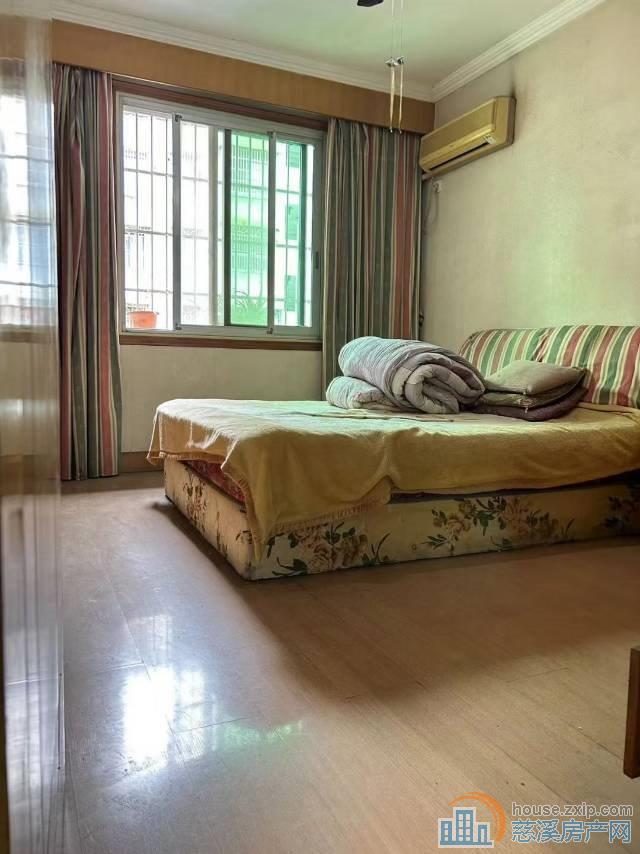 金山东区2楼68平+杂物间72.8万