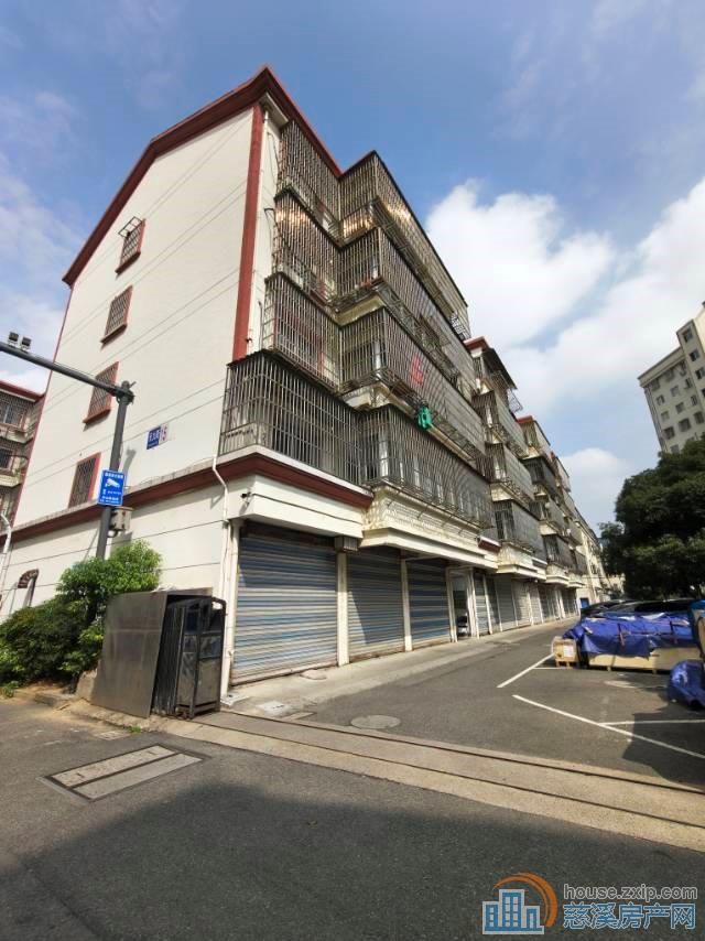 名仕园1楼87平架20平69.8万精装