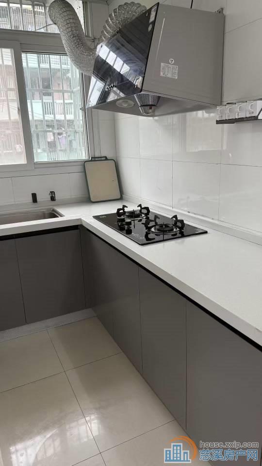 城东新村2楼57平位置佳精装113.8万