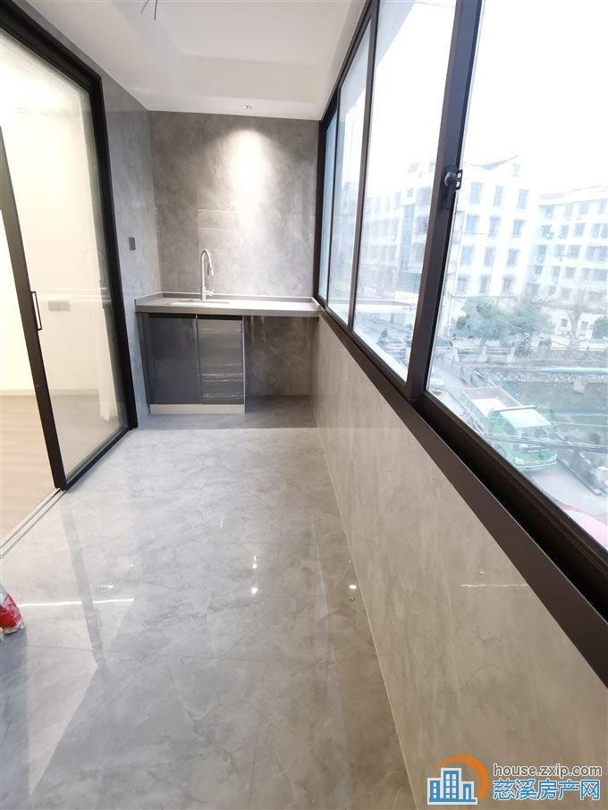 新城中心直地3楼全新精装修直接房源钥匙在