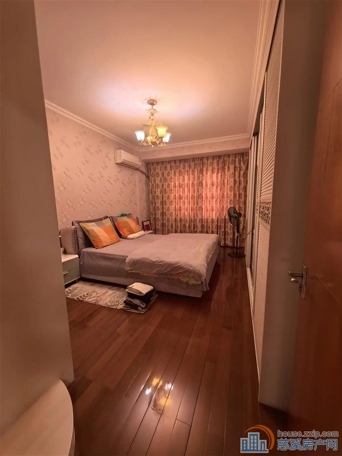 大通花园一期 精装 朝南车库 好楼层 