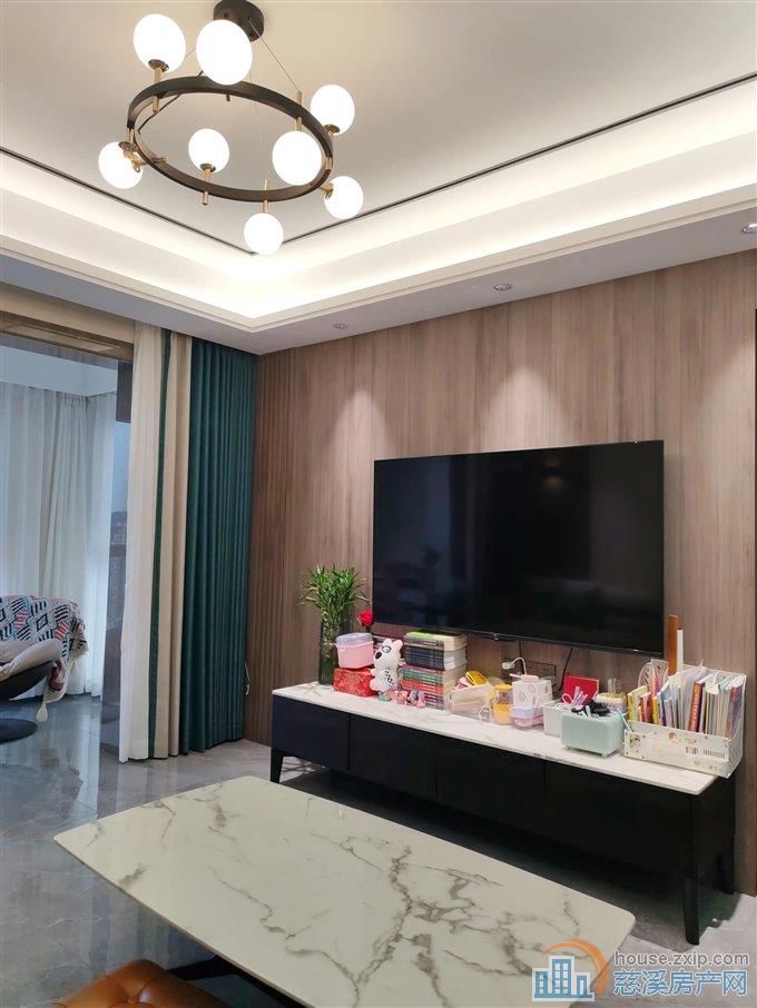 俯院江南北区126平165万精装拎包入住