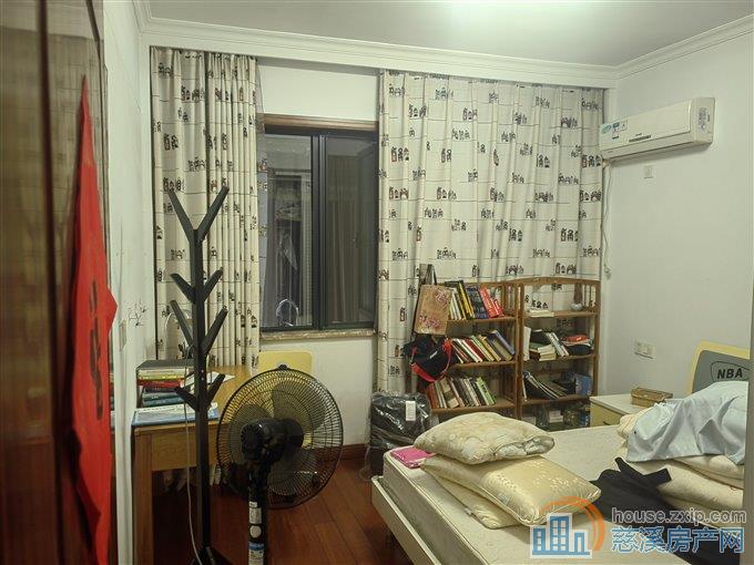 枫华富地150平精装4000元/月