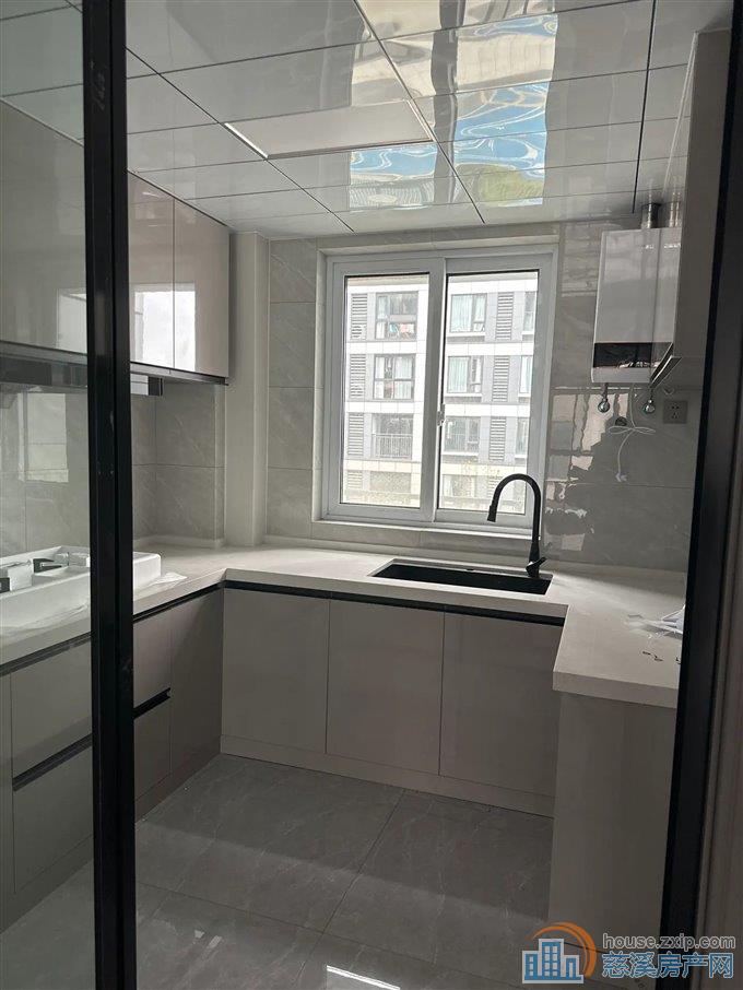 东原芳满庭 精装电梯洋房带车位