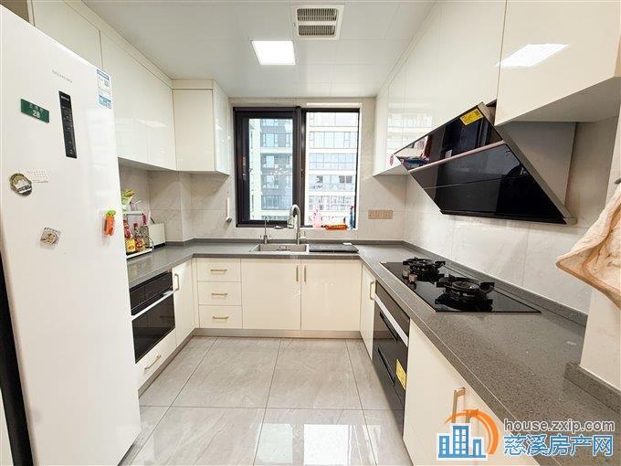 急卖！中交盛湖美庐 精装洋房 湖景房