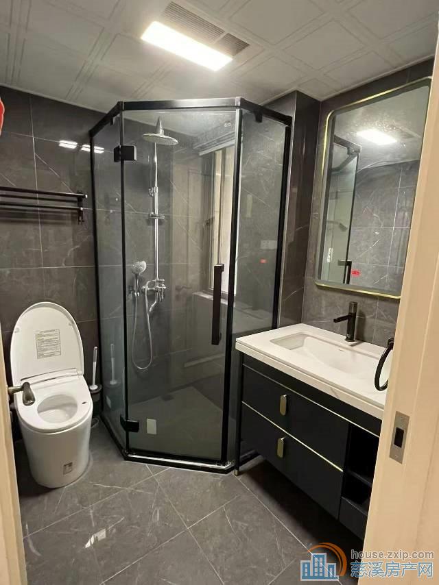 白金湾三室两卫精装楼好层中央空调车位