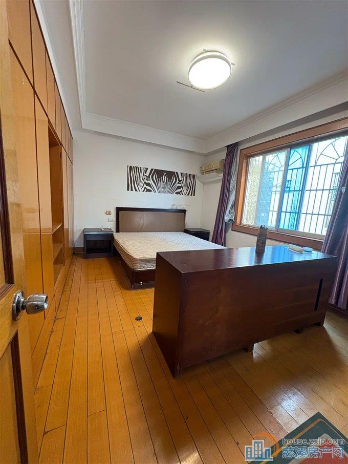 出租东山路192号2200元/月