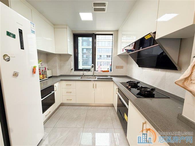 中交盛湖美庐126平婚装电梯洋房