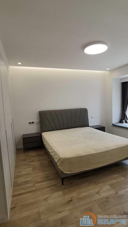 锦尚府景观楼层中间位置128平258万