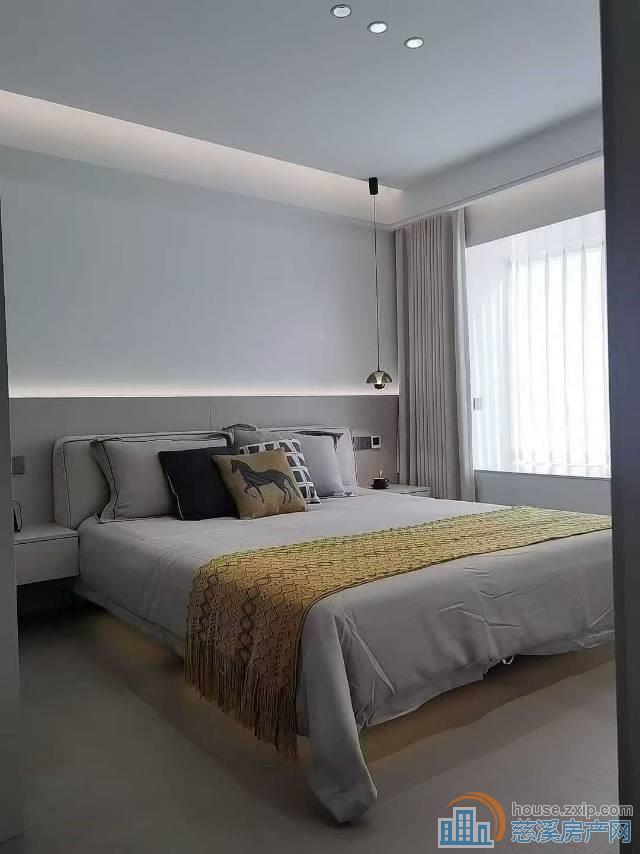 云逸里143平238万送双车位精装