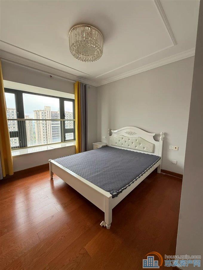 恒大河悦府135平95万全新精装修