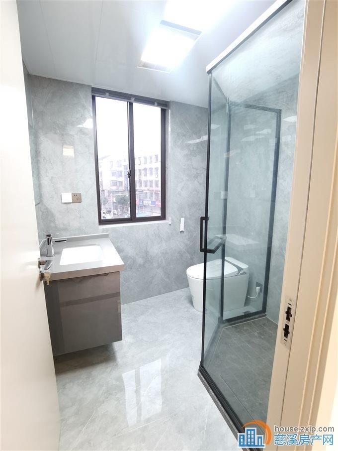 新城中心直地3楼全新精装修直接房源钥匙在