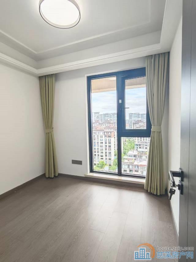 中海湖心半岛楼层佳122平车位315万